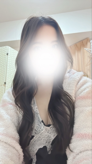 船橋のメンズエステ「Aroma Espoir～アロマエスポワール～」のセラピスト「えま」