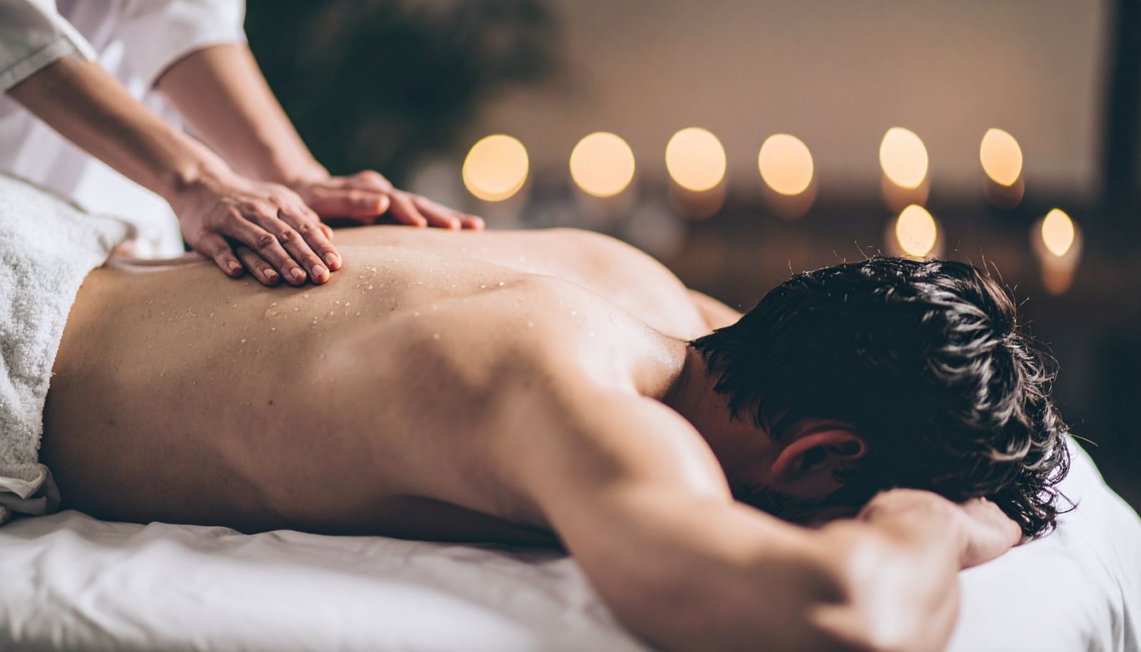 リンパマッサージでリフレッシュする週末の過ごし方の画像
